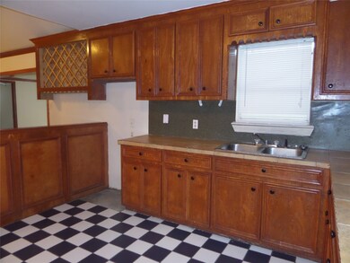 6009 Arthington St, Houston, TX 77053 - photo 6