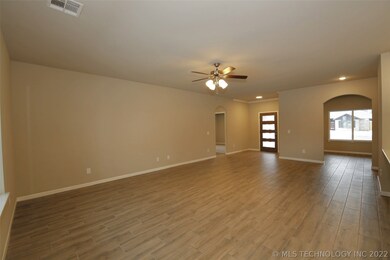 727 E 139th Place, Glenpool, OK 74033 - photo 6