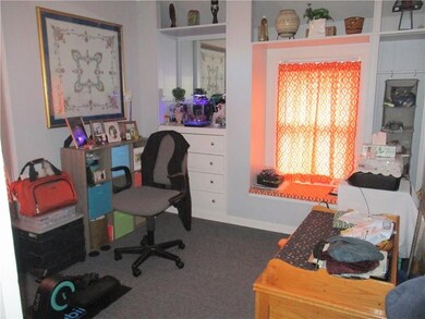 170 Oakland Ave unit 2nd floor, Pawtucket, RI 02861 - photo 7