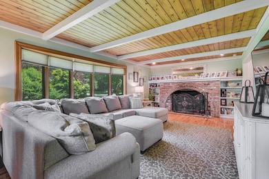 11 Harbor Rd, Hampton Bays, NY 11946 - photo 4