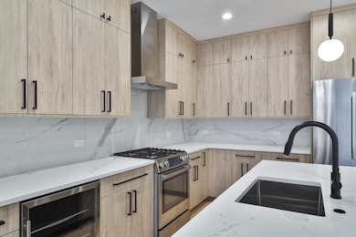 4246 N Kimball Ave, Chicago, IL 60618 - photo 4