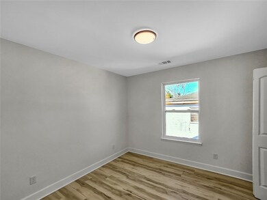 1226 E Bolton St, Savannah, GA 31404 - photo 7