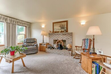 151 Woodridge Dr, Central Point, OR 97502 - photo 6