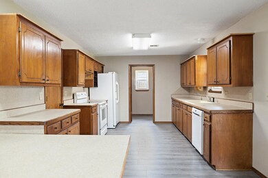 410 N Roney St, Carl Junction, MO 64834 - photo 6