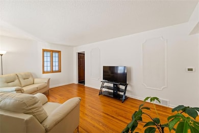 3021 Roblang Ct, Des Moines, IA 50317 - photo 4