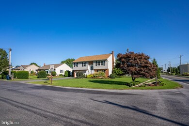 703 Walnut St, New Holland, PA 17557 - photo 4