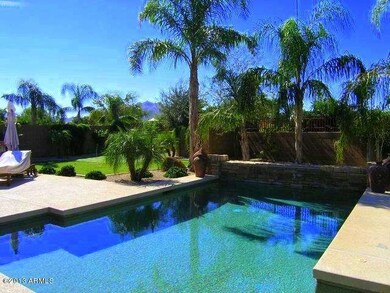 Pool without removable fence