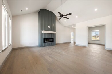 883 Bellagiola Ave, Tontitown, AR 72762 - photo 7