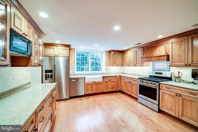 1302 Wake Forest Dr, Alexandria, VA 22307 - photo 2