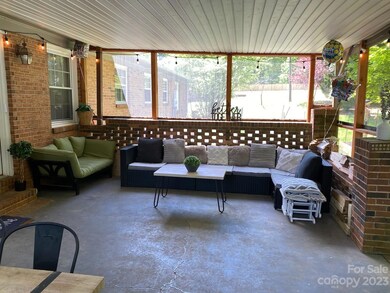 377 Rainbow Cir, Clover, SC 29710 - photo 5