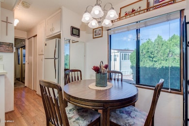 Eat-in Kitchen