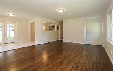 4837 Melrose Ln, Shawnee, KS 66203 - photo 4