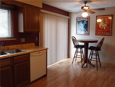 119 W Claremore Dr, Lansing, MI 48911 - photo 5