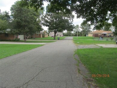 2114 Walnut St, Anderson, IN 46016 - photo 2