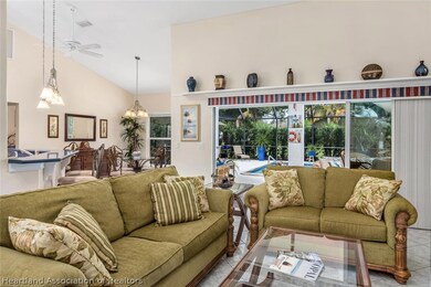 47 Meadowlake Cir S, Lake Placid, FL 33852 - photo 2