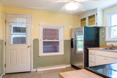 10-Kitchen (1 of 6)