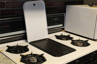 Center grill - griddle in stove top