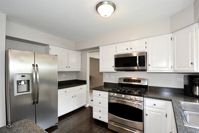 1310 Carol Ln, Naperville, IL 60565 - photo 4