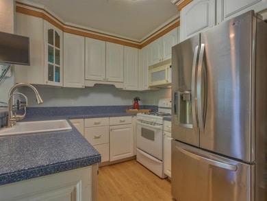 851 Capistrano Dr, Salinas, CA 93901 - photo 6