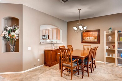 837 E Indian Wells Place-large-007-11-Di