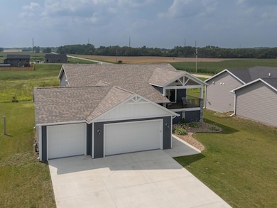 2005 Elk Run Dr SE, Pine Island, MN 55963 - photo 3