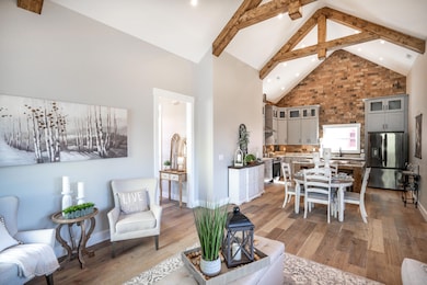 Living Room : Kitchen