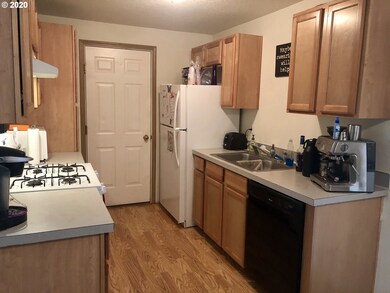 919 SW Nye Ave, Pendleton, OR 97801 - photo 4