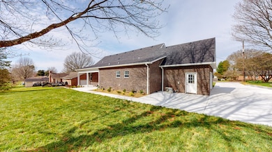 110 Hulan St, Shelbyville, TN 37160 - photo 5