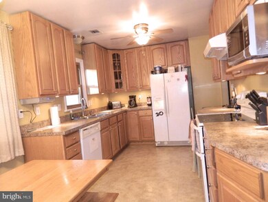 10730 Hoffman Dr, Williamsport, MD 21795 - photo 2