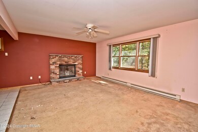 2 Living Room (1)