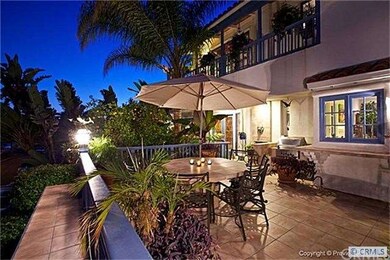 BUILT-IN BARBECUE AND DINING TABLE