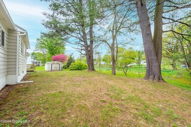 18 Evelyn Dr, Delmar, NY 12054 - photo 5