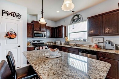 Granite counters, Pantry and tons of storage