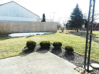 4001 Sexton Dr, Columbus, OH 43228 - photo 3