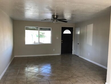 6001 W Hubbell St living room