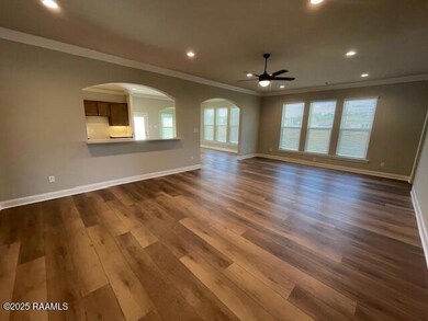 305 Hidden Meadows Dr, Lafayette, LA 70506 - photo 2