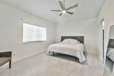 8122 Log Hollow Dr, Houston, TX 77040 - photo 7