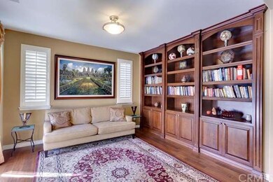 Elegant and bright formal living room / parlor wit