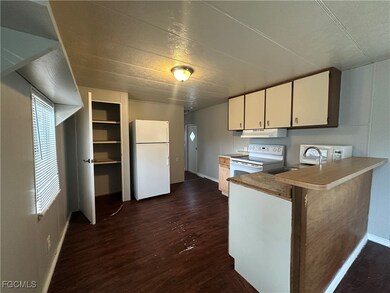 7886 Breeze Dr, North Fort Myers, FL 33917 - photo 2