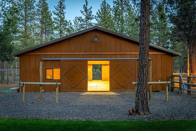 69255 CROOKED HORSESHOE RD, SISTERS, OR