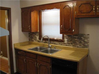 Check out the back splash & Faucet !!!