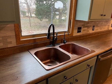 1505 W 7th St, Newton, KS 67114 - photo 4