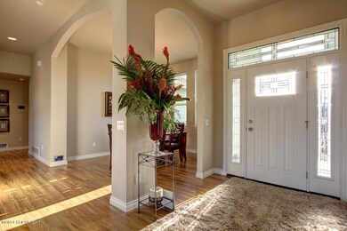 Entry way (photo similar)
