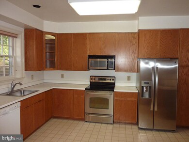 8319 Rising Ridge Way, Bethesda, MD 20817 - photo 6