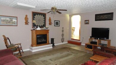 277 Rogers Dr, Manchester, TN 37355 - photo 4