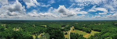 2315 Kivett Dr, Greensboro, NC 27406 - photo 4