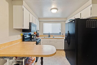 414 Placer St, Rogue River, OR 97537 - photo 3