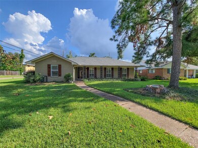 Large corner lot and active HOA...