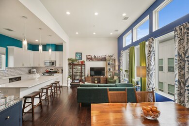 2210 Lou Ellen Ln unit F, Houston, TX 77018 - photo 2