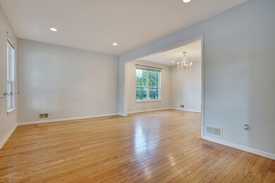 ** Great Open Floor Plan **